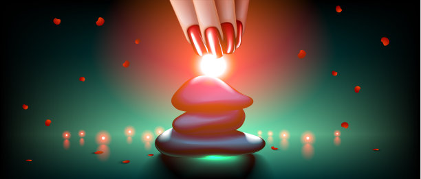 日落时海岸上的金字塔般的石头。图片下载