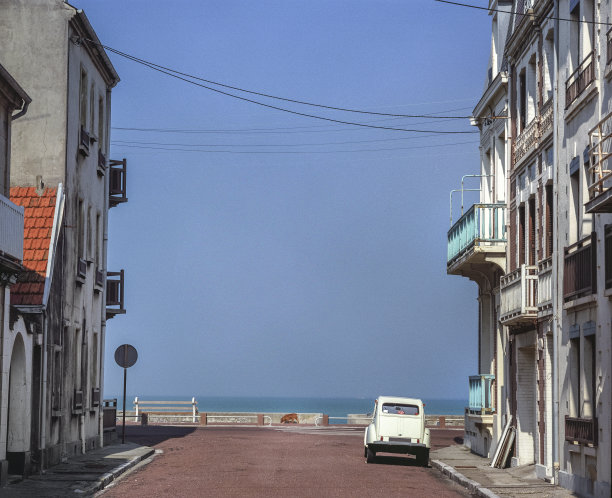 法国北部海边的住宅街图片下载