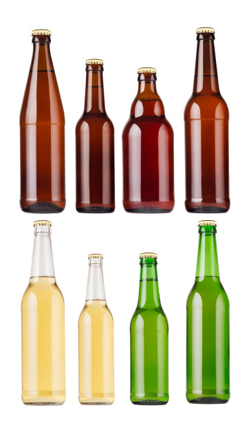 收集不同类型和颜色的啤酒瓶，隔离，模拟。模板广告，设计，品牌标识。图片下载