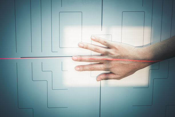 在医院用X光片检查骨折情况。医疗保健理念图片下载