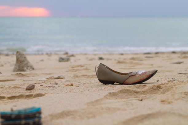 小孩子的鞋子图片下载