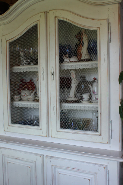 白色漆木的梳妆台图片下载