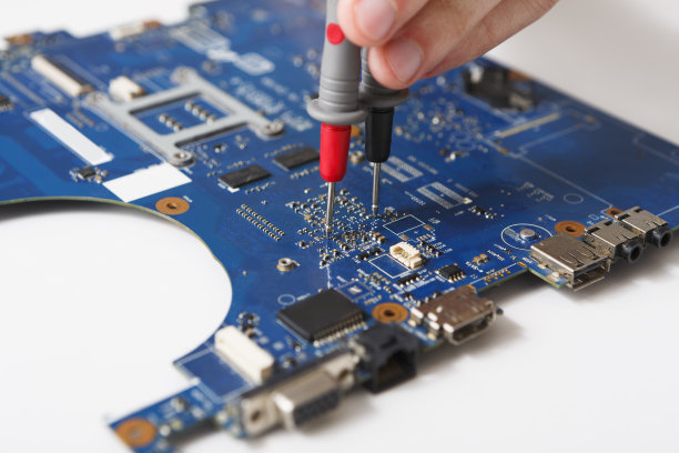 在服务中心进行笔记本电脑主板测试图片下载