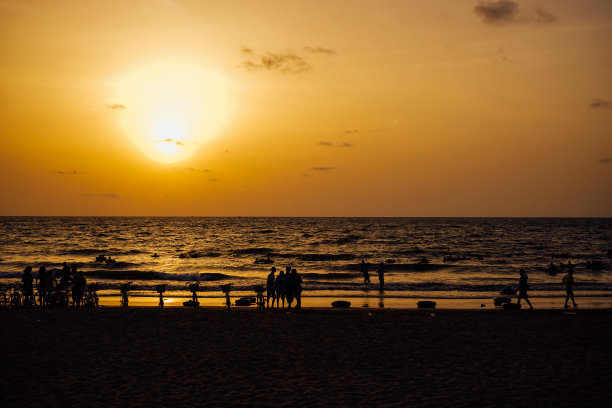 缅甸昌塔海滩上的日落图片下载