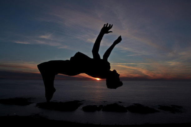 上气不接下气图片下载