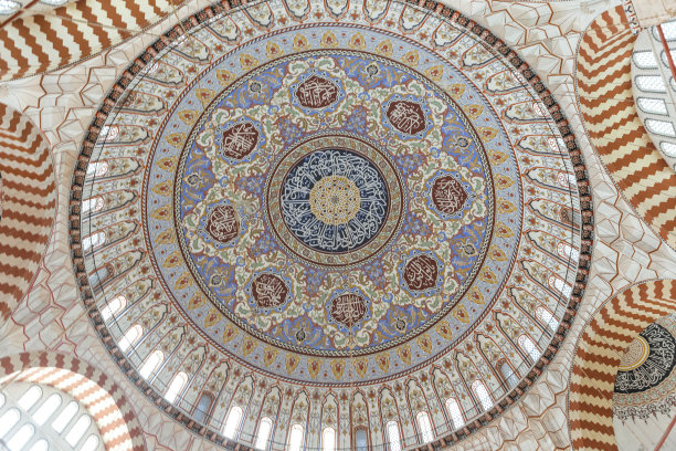 土耳其著名的奥斯曼历史悠久的塞利米耶清真寺内的宗教装饰，由建筑师西南在土耳其埃德尔内建造图片下载