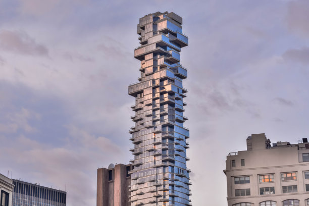 曼哈顿早上的天际线阴天图片下载