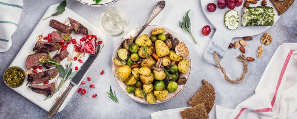 美味的餐桌图片下载