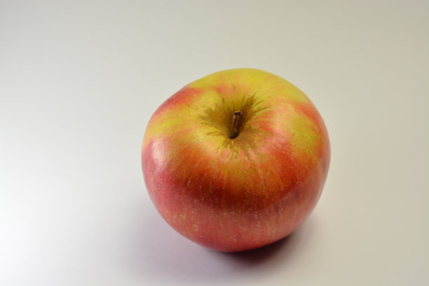 新鲜多汁的苹果图片下载