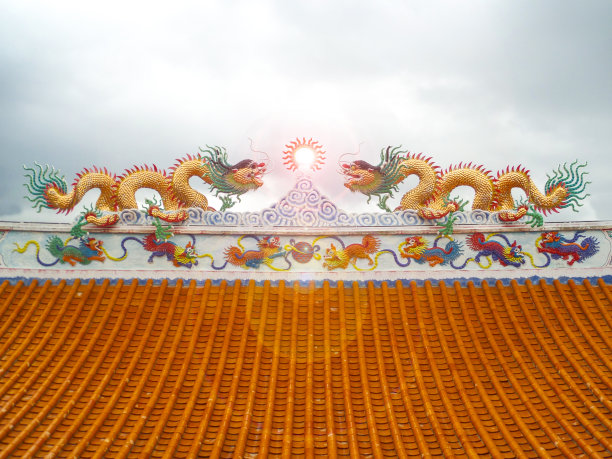 屋顶双龙马赛克太阳耀斑灯笼中国艺术图片下载