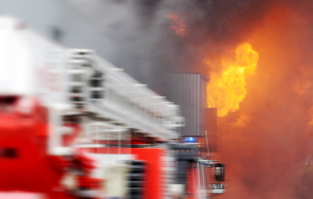 消防车救火图片下载