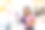 迷人的年轻亚洲女人购买内衣在服装店。图片下载