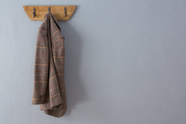 外套挂在钩上图片下载