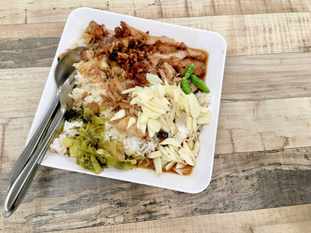 蒜茸猪腿饭图片下载