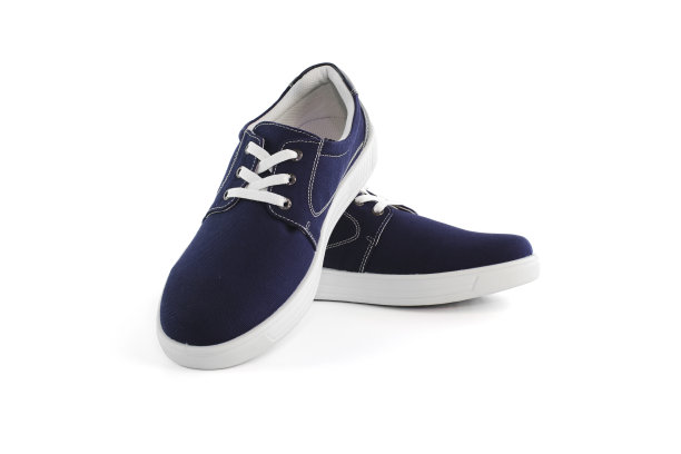 运动鞋蓝色鞋子孤立在白色背景与剪切路径图片下载