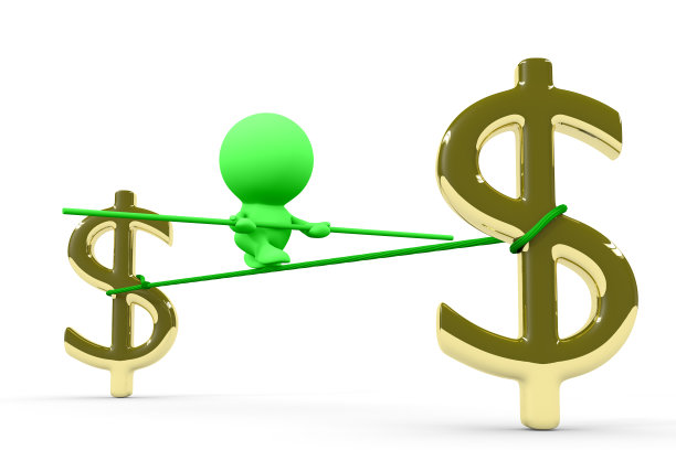 在巨大的金色美元标志之间的钢丝上行走的绿色人(白色背景上的3d插图)图片下载
