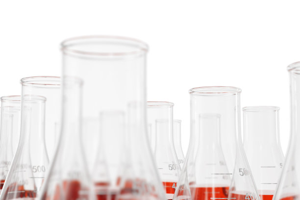 科学化学概念。装有红色液体的实验室试管和烧瓶。三维渲染图片下载