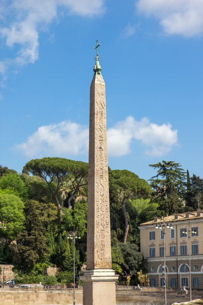 意大利罗马人民广场上的埃及方尖碑。图片下载