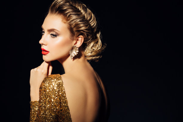 年轻漂亮的女人图片下载