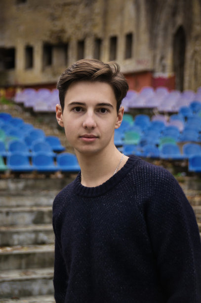 疲惫的人图片下载