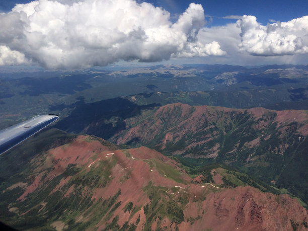 堆积如山的阿斯彭图片下载