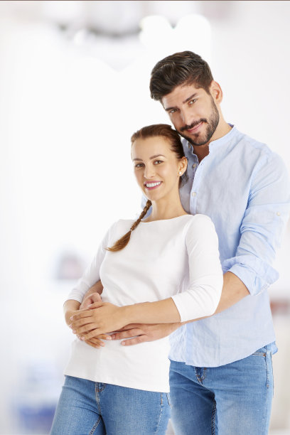 幸福的小情侣在一起图片下载