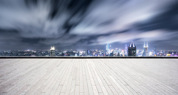 空砖地面与现代城市景观图片下载