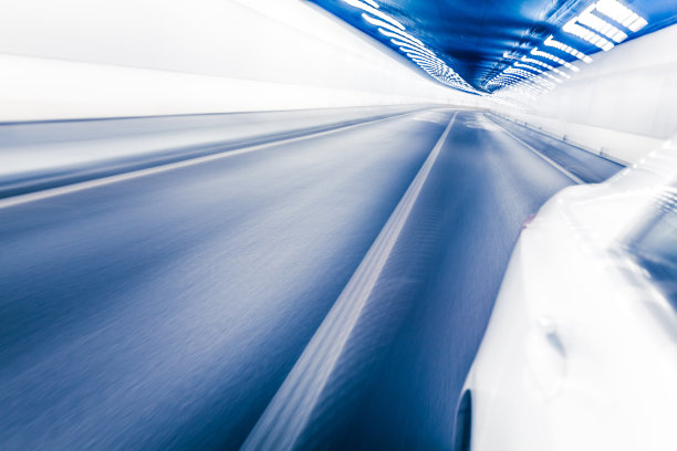 隧道自驾游图片下载