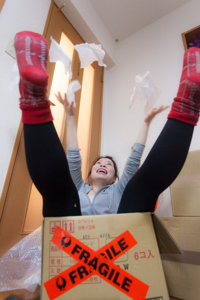 破碎的女人图片下载
