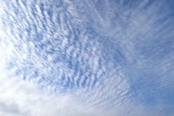 毛茸茸的云的形成图片下载