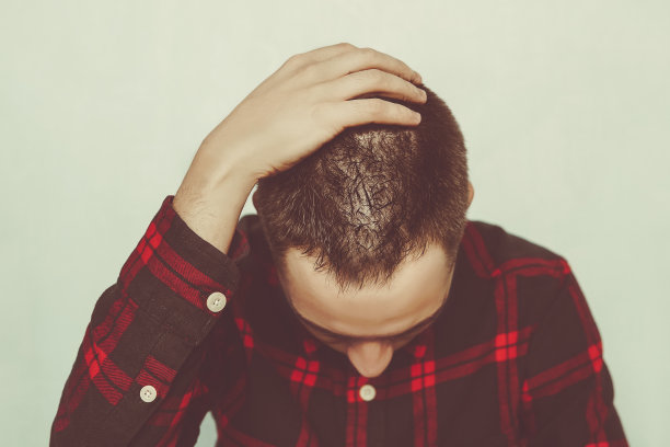 抑郁和悲伤的概念。图片下载