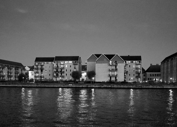 另一边总是绿些图片下载