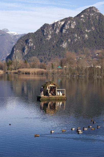 伊德罗湖图片下载