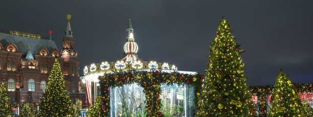 圣诞和新年假期的照明和管理广场的夜晚。莫斯科,俄罗斯图片下载