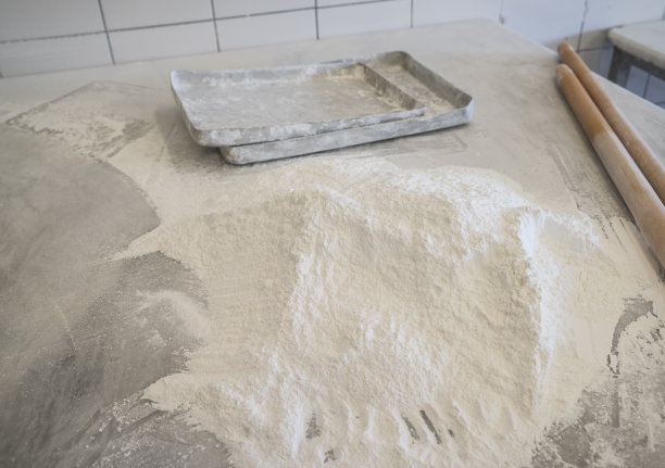 制作土耳其果仁蜜糕图片下载