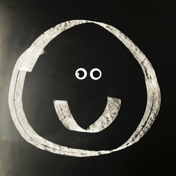 长着眼睛的笑脸图片下载