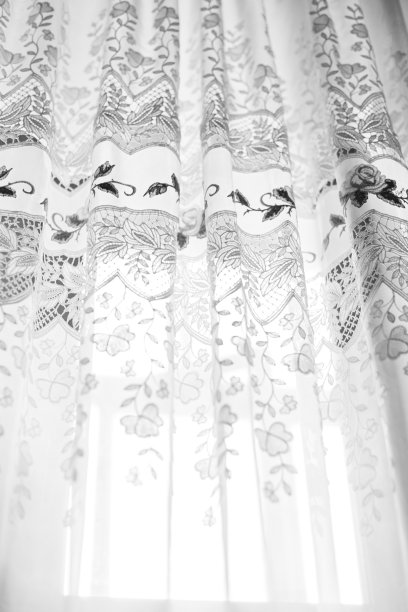 房间里的白色窗帘，白天的光线图片下载