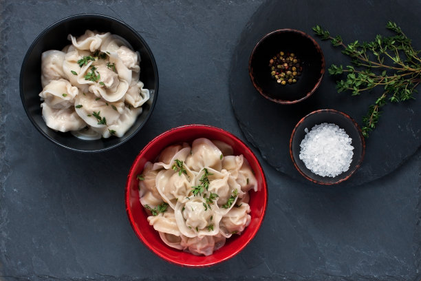 东方风格的自制肉馅饺子图片下载