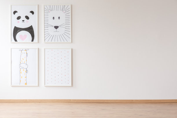 满是海报的空房间图片下载