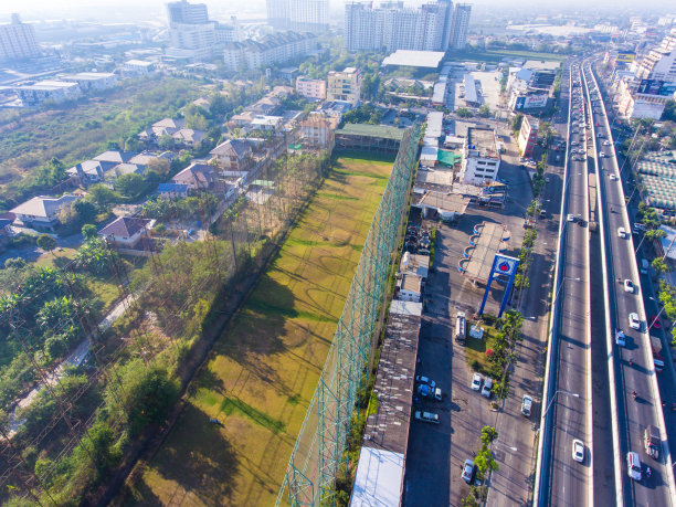 海湾俱乐部和曼谷郊区鸟瞰图图片下载