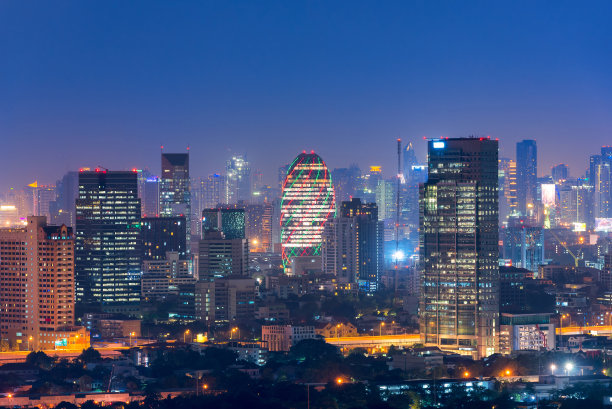 曼谷的城市景观现代办公商业大厦在曼谷，泰国图片下载