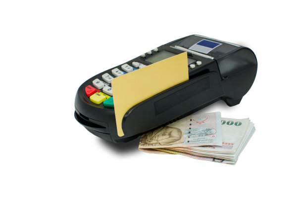 白色背景的信用卡读卡器图片下载