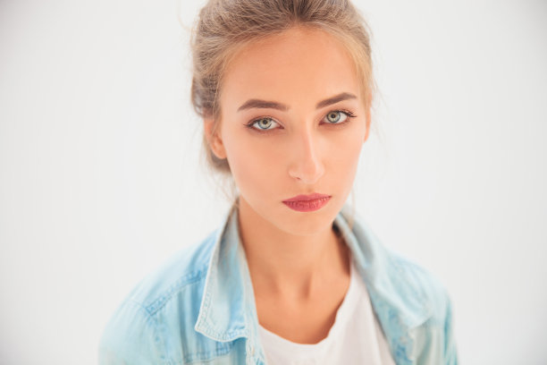 一个美丽女人的特写照片图片下载