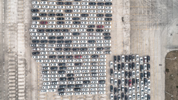 鸟瞰图的汽车停车场俯视图图片下载