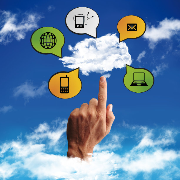 云计算用真正的云在蓝天上图片下载