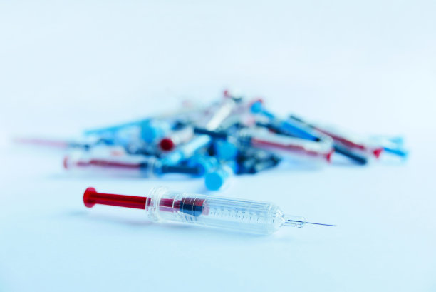 药物治疗，每天注射，一堆注射器图片下载