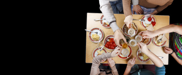 餐桌上。传统的烧烤小吃。父亲节。从以上观点。图片下载