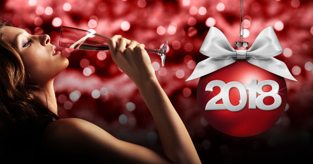 敬酒除夕夜，女人喝起泡酒就红了图片下载