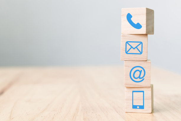 木块符号电话，邮件，地址和手机，网站页面联系我们的概念素材图片