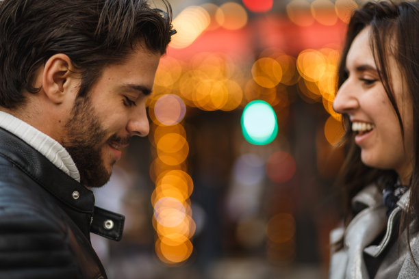 坠入爱河图片下载